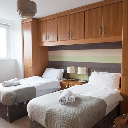 Weekly & Monthly Stays In Penthouse For Contractors Or Leisure Single Or Superking Beds Available 버컨헤드 외부 사진