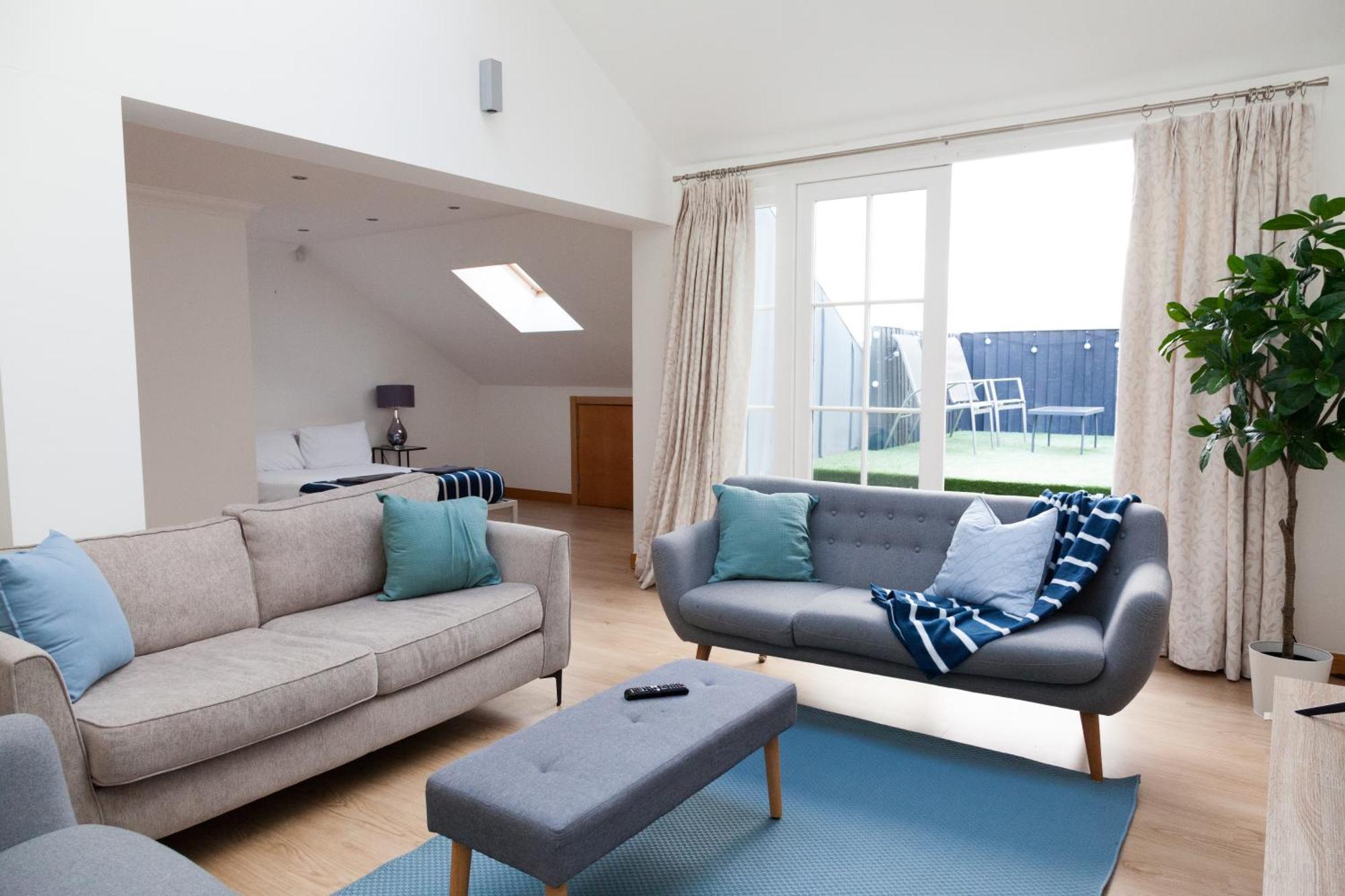 Weekly & Monthly Stays In Penthouse For Contractors Or Leisure Single Or Superking Beds Available 버컨헤드 외부 사진