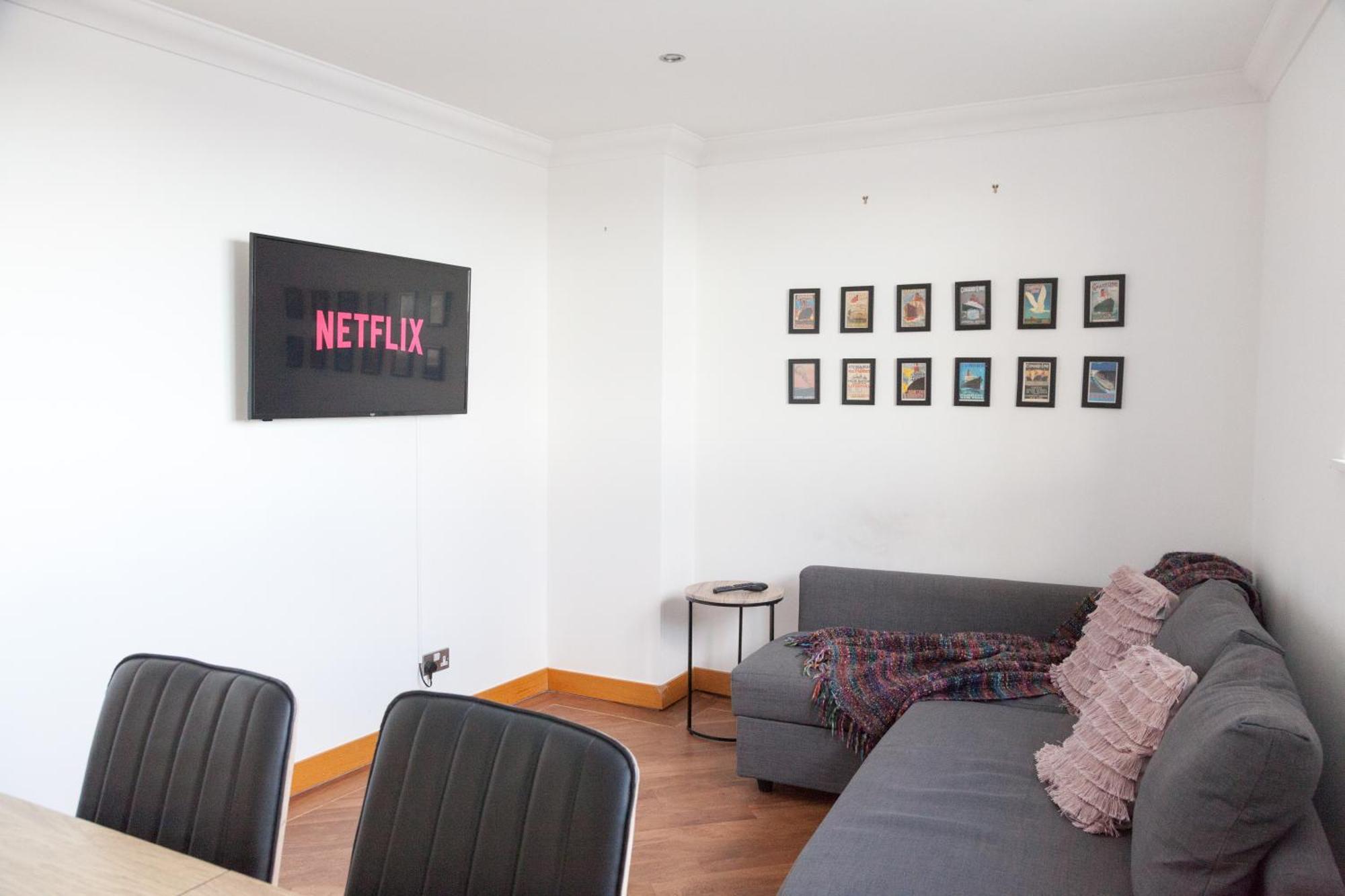 Weekly & Monthly Stays In Penthouse For Contractors Or Leisure Single Or Superking Beds Available 버컨헤드 외부 사진