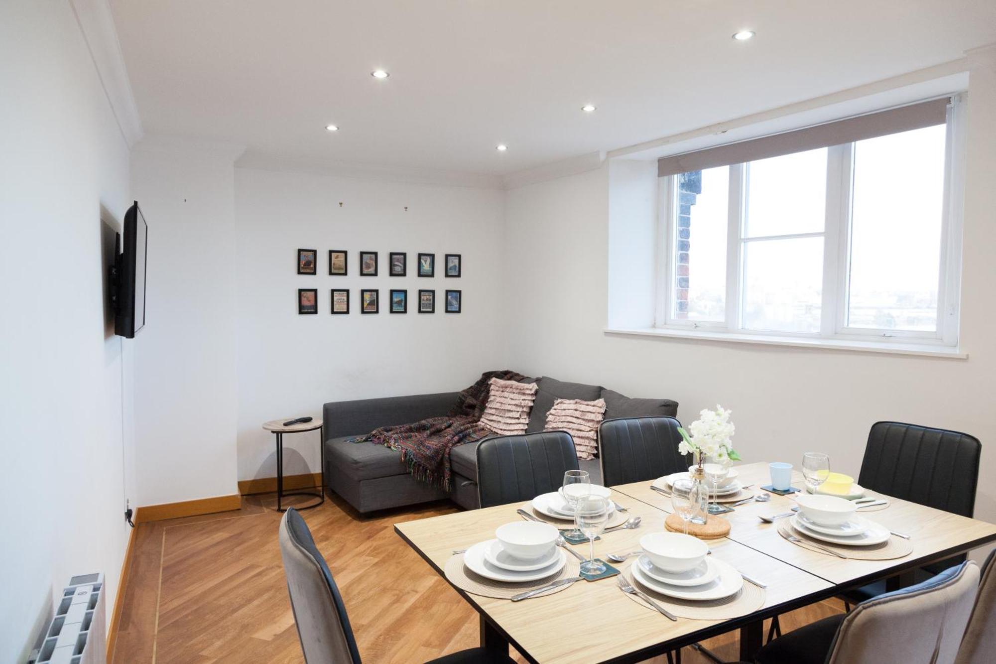 Weekly & Monthly Stays In Penthouse For Contractors Or Leisure Single Or Superking Beds Available 버컨헤드 외부 사진