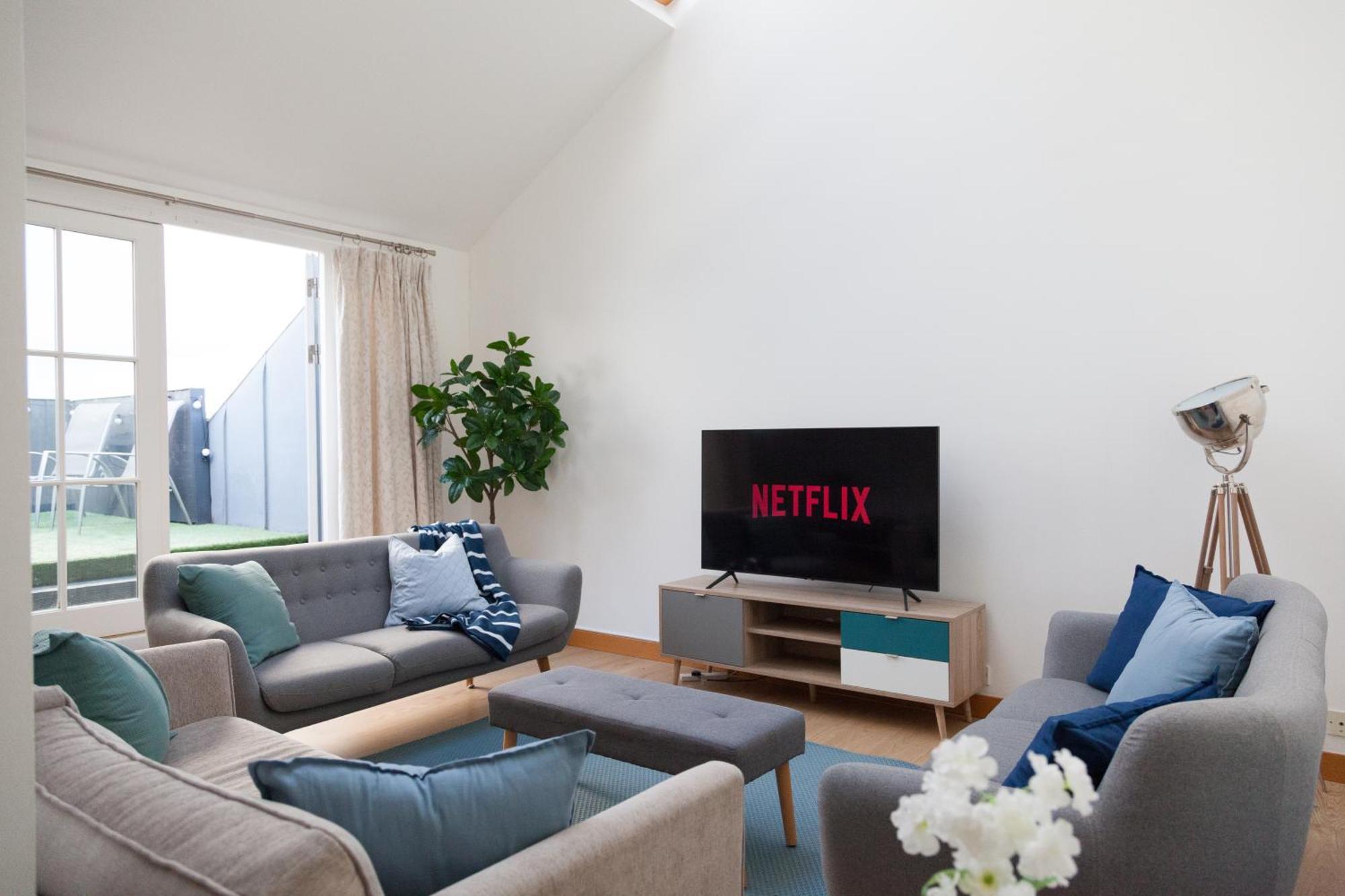 Weekly & Monthly Stays In Penthouse For Contractors Or Leisure Single Or Superking Beds Available 버컨헤드 외부 사진