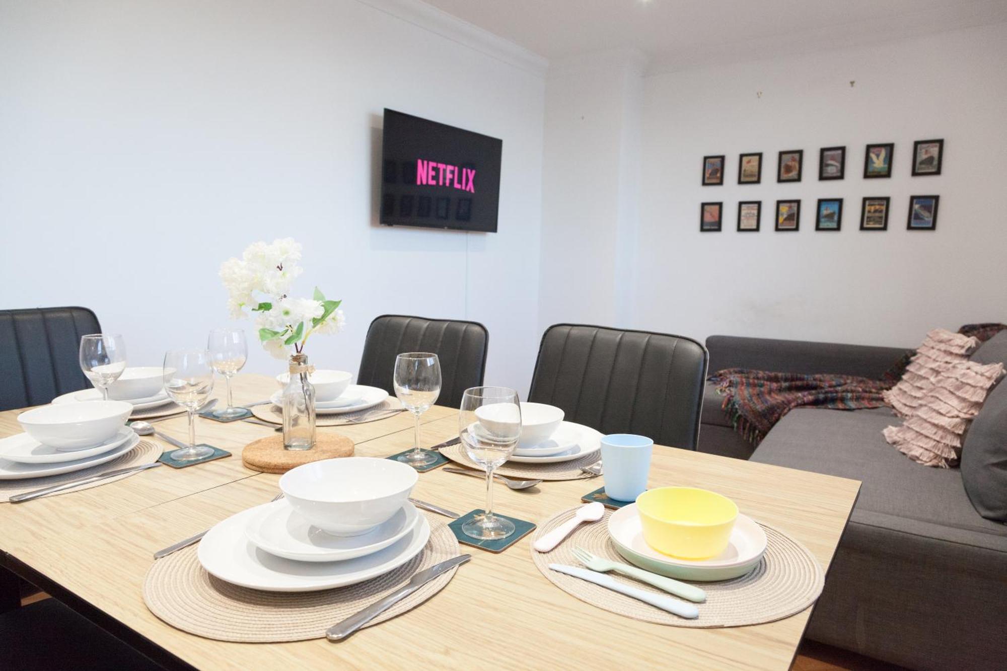Weekly & Monthly Stays In Penthouse For Contractors Or Leisure Single Or Superking Beds Available 버컨헤드 외부 사진